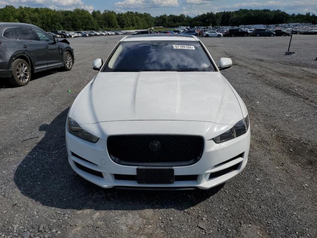 SAJAE4BV4HCP10410 - 2017 JAGUAR XE PRESTIGE WHITE photo 5