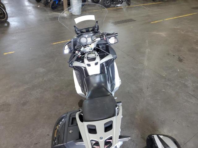 WB1044000AZW18523 - 2010 BMW R1200 RT GRAY photo 6