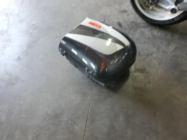 WB1044000AZW18523 - 2010 BMW R1200 RT GRAY photo 9