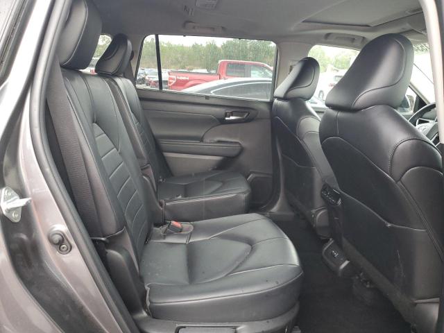 5TDGZRAH5NS554135 - 2022 TOYOTA HIGHLANDER XLE GRAY photo 11
