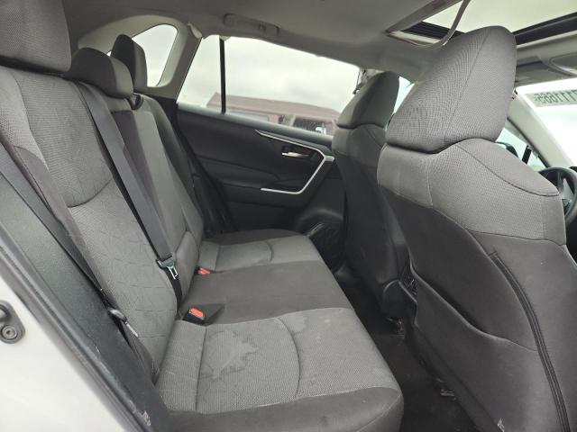 2T3W1RFVXNW194621 - 2022 TOYOTA RAV4 XLE WHITE photo 11
