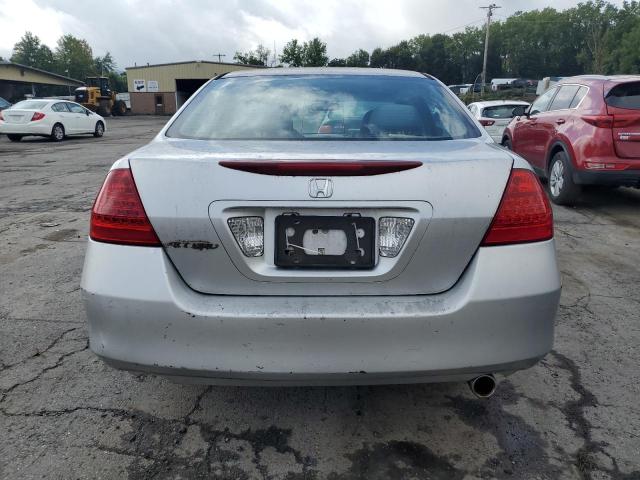 1HGCM56147A119500 - 2007 HONDA ACCORD VALUE SILVER photo 6