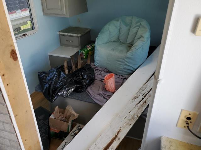 4YDT314295A221441 - 2005 KEYSTONE TRAILER WHITE photo 5