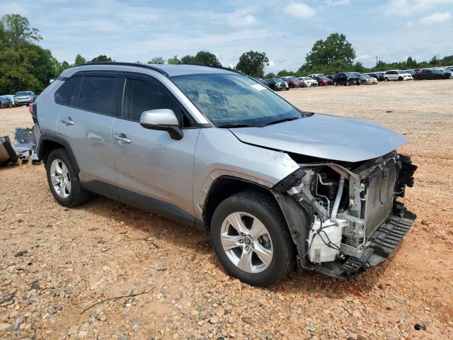 2T3W1RFV0LC074860 - 2020 TOYOTA RAV4 XLE SILVER photo 4