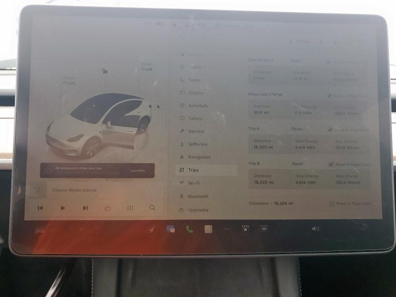 7SAYGDED6RF040196 - 2024 TESLA MODEL Y 白色 照片 9