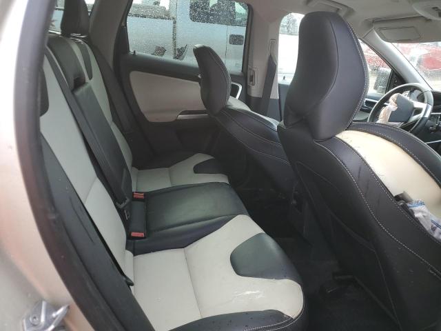 YV440MDR3H2064838 - 2017 VOLVO XC60 T5 DYNAMIC კრემისფერი ფოტო 11