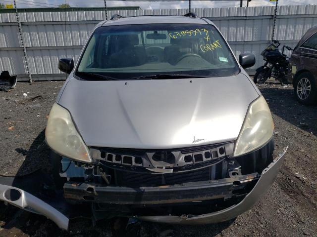 5TDZA23C76S574249 - 2006 TOYOTA SIENNA CE SILVER photo 5