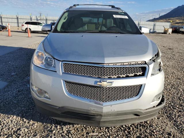 1GNKVLED0CJ236127 - 2012 CHEVROLET TRAVERSE LTZ SILVER photo 5