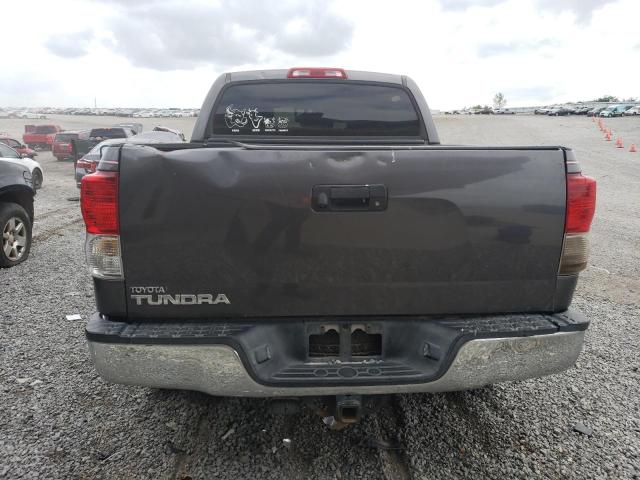 5TFEY5F17BX106144 - 2011 TOYOTA TUNDRA CREWMAX SR5 CHARCOAL photo 6