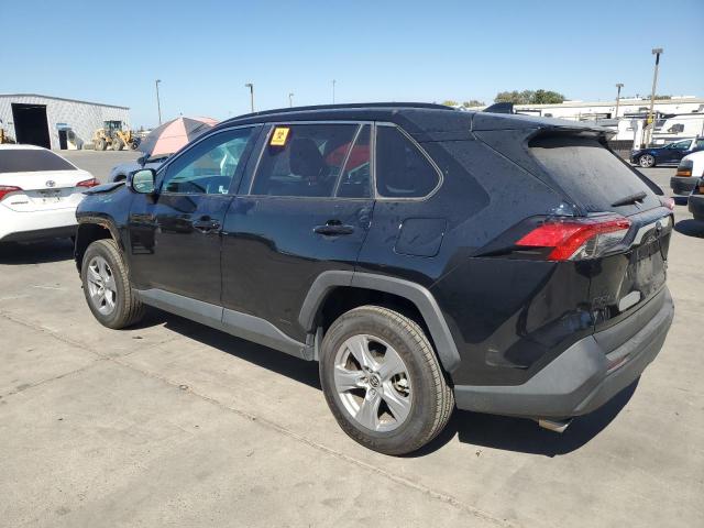 4T3MWRFV3NU052586 - 2022 TOYOTA RAV4 LE შავი ფოტო 2