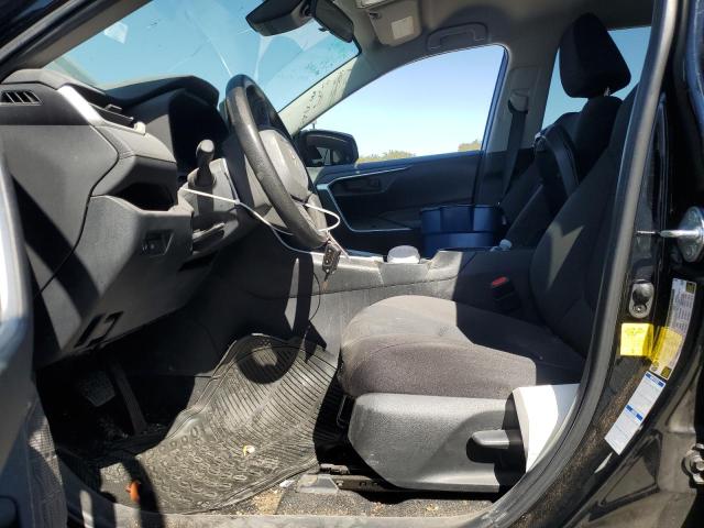 4T3MWRFV3NU052586 - 2022 TOYOTA RAV4 LE შავი ფოტო 7