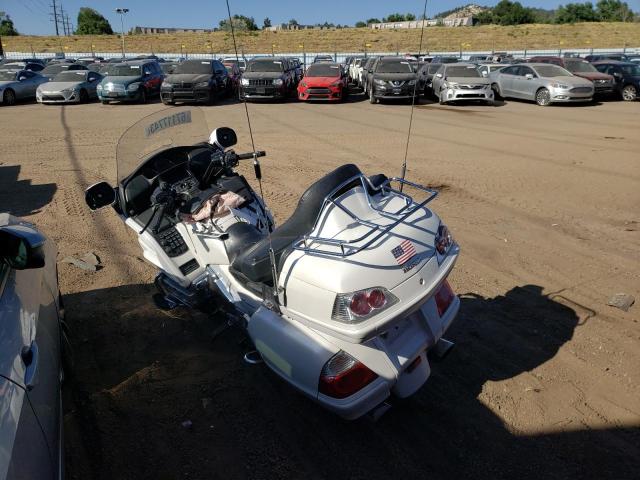 1HFSC47M08A703657 - 2008 HONDA GL1800 WHITE photo 3