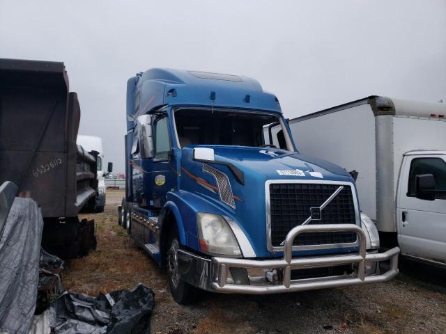 4V4NC9EJ2DN141717 - 2013 VOLVO VN VNL BLUE photo 1