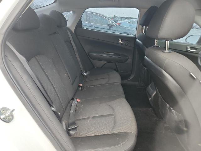 5XXGT4L34JG254717 - 2018 KIA OPTIMA LX WHITE photo 10