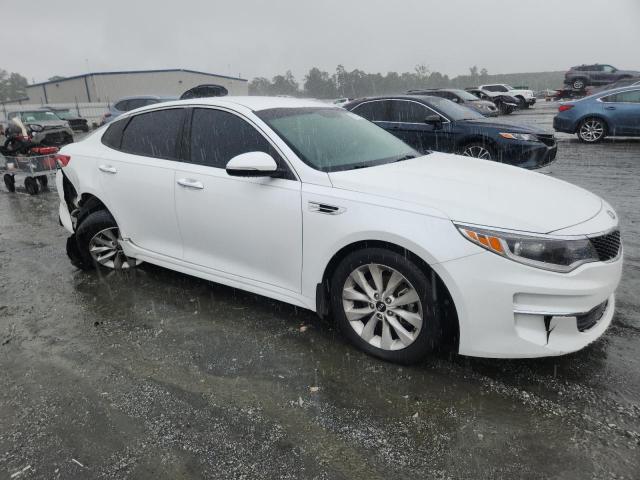 5XXGT4L34JG254717 - 2018 KIA OPTIMA LX WHITE photo 4