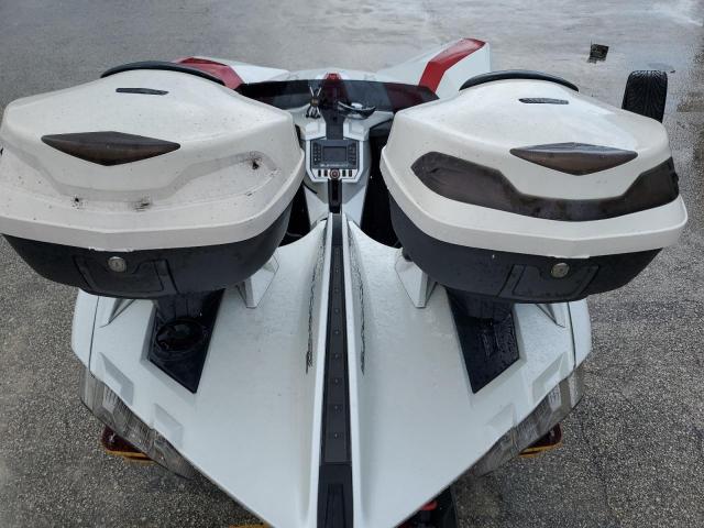 57XAAPFA1G7117878 - 2016 POLARIS SLINGSHOT SL WHITE photo 6