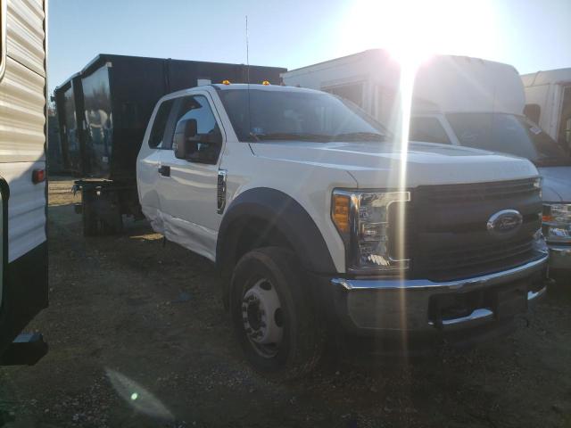 1FD0X5HT3HEE51215 - 2017 FORD F550 SUPER DUTY WHITE photo 4