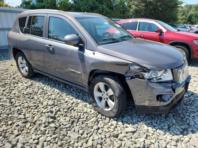 1C4NJDEB9GD723563 - 2016 JEEP COMPASS LATITUDE GRAY photo 4