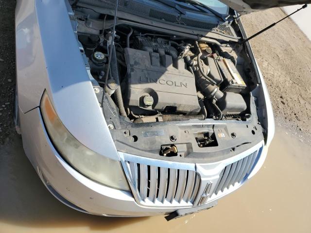 1LNHM93R69G622639 - 2009 LINCOLN MKS SILVER photo 11