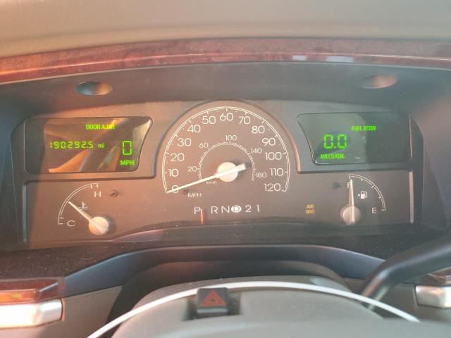 1LNHM81W33Y692877 - 2003 LINCOLN TOWN CAR EXECUTIVE GRAY photo 9