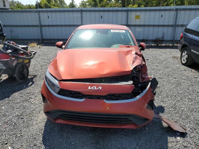 3KPF24AD2PE551450 - 2023 KIA FORTE LX ORANGE photo 5