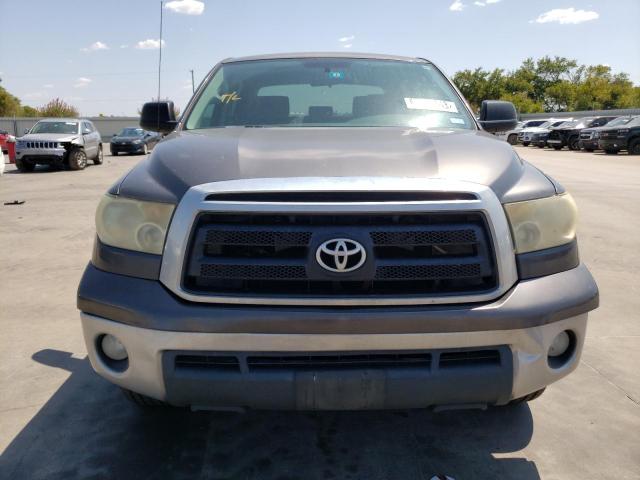 5TFEM5F10BX031332 - 2011 TOYOTA TUNDRA CREWMAX SR5 GRAY photo 5