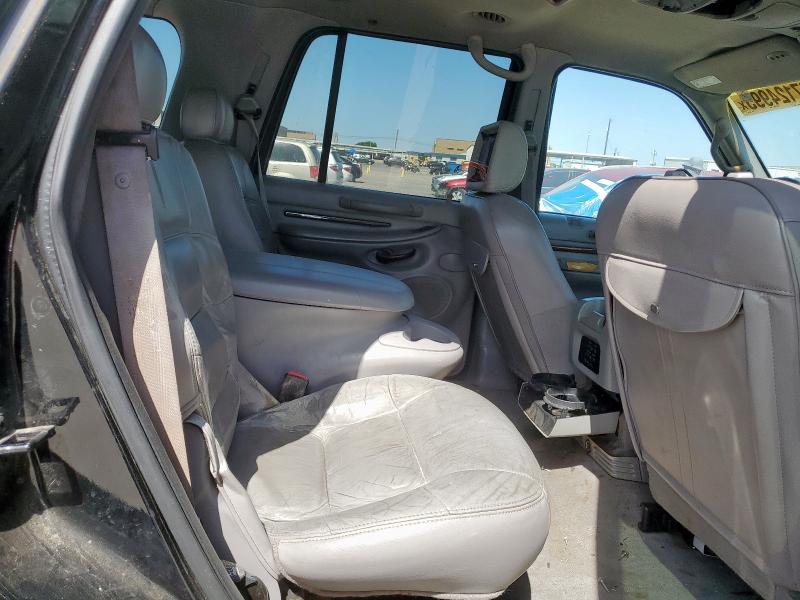 5LMEU27R02LJ13743 - 2002 LINCOLN NAVIGATOR BLACK photo 11