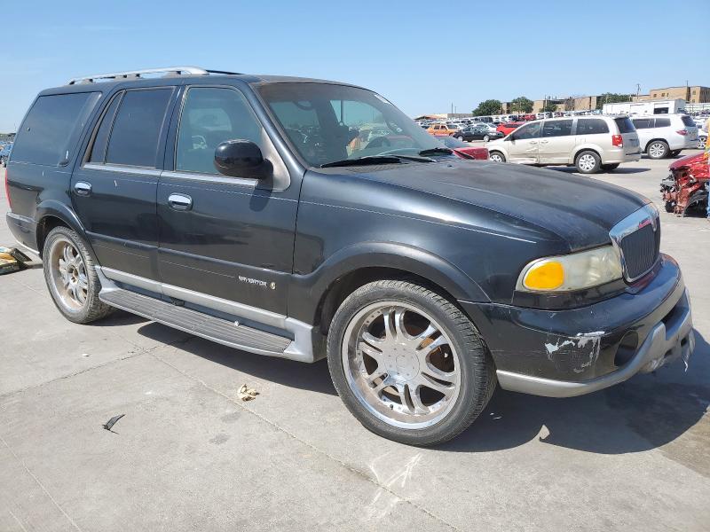 5LMEU27R02LJ13743 - 2002 LINCOLN NAVIGATOR BLACK photo 4