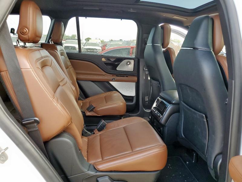 5LM5J7XC3LGL35219 - 2020 LINCOLN AVIATOR RESERVE WHITE photo 11