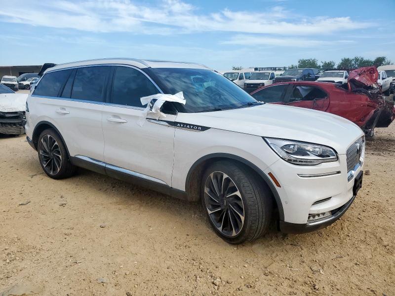 5LM5J7XC3LGL35219 - 2020 LINCOLN AVIATOR RESERVE WHITE photo 4