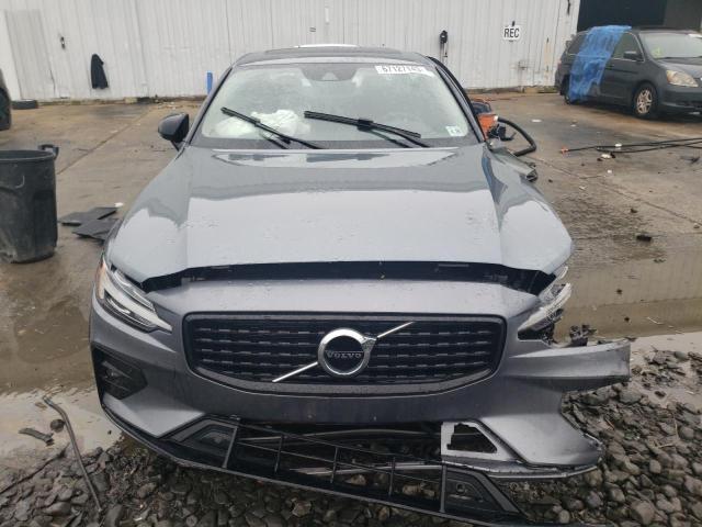 7JR102TZXMG118162 - 2021 VOLVO S60 T5 MOMENTUM GRAY photo 5