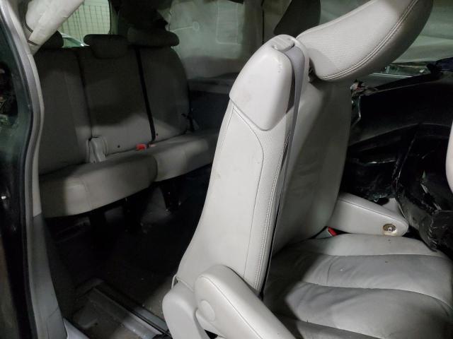 5TDDK3DC6BS001090 - 2011 TOYOTA SIENNA XLE GRAY photo 11