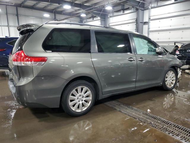5TDDK3DC6BS001090 - 2011 TOYOTA SIENNA XLE GRAY photo 3