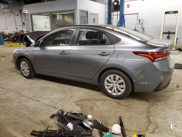 3KPC24A33JE033414 - 2018 HYUNDAI ACCENT SE GRAY photo 2