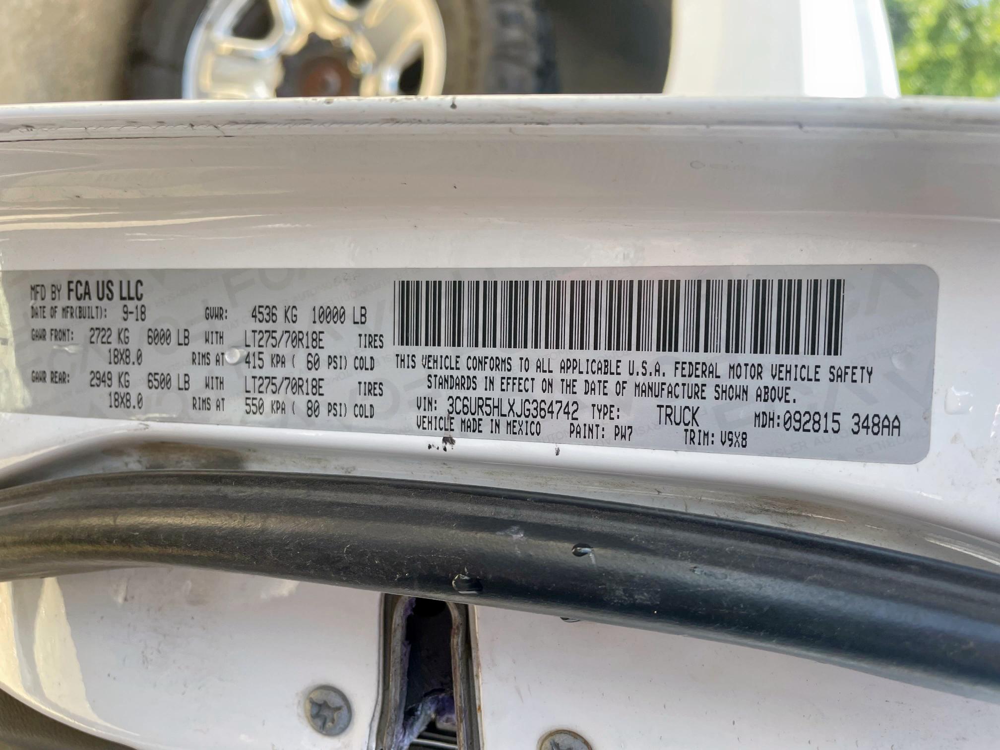 3C6UR5HLXJG364742 - 2018 RAM 2500 ST WHITE photo 10