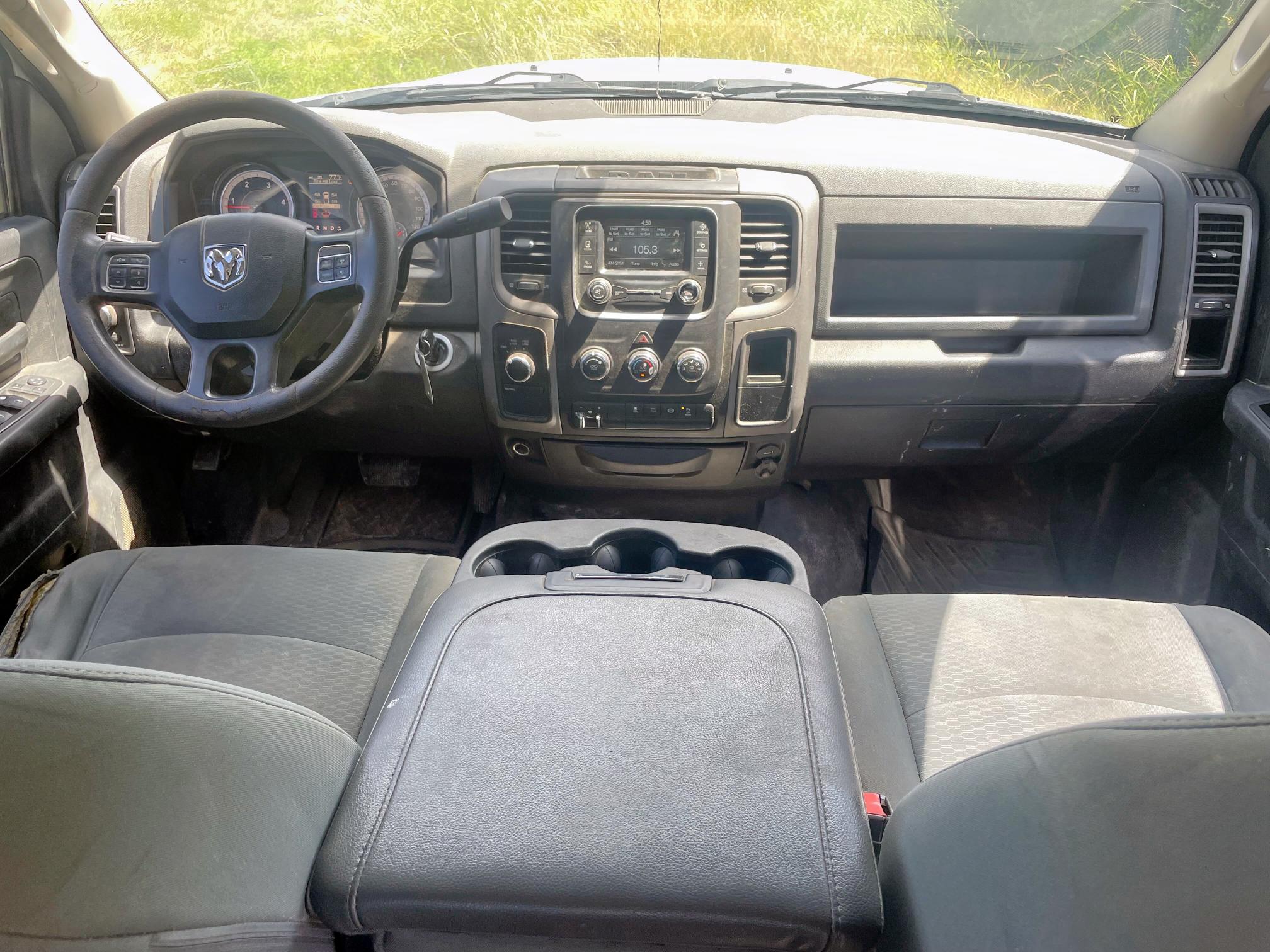 3C6UR5HLXJG364742 - 2018 RAM 2500 ST WHITE photo 9