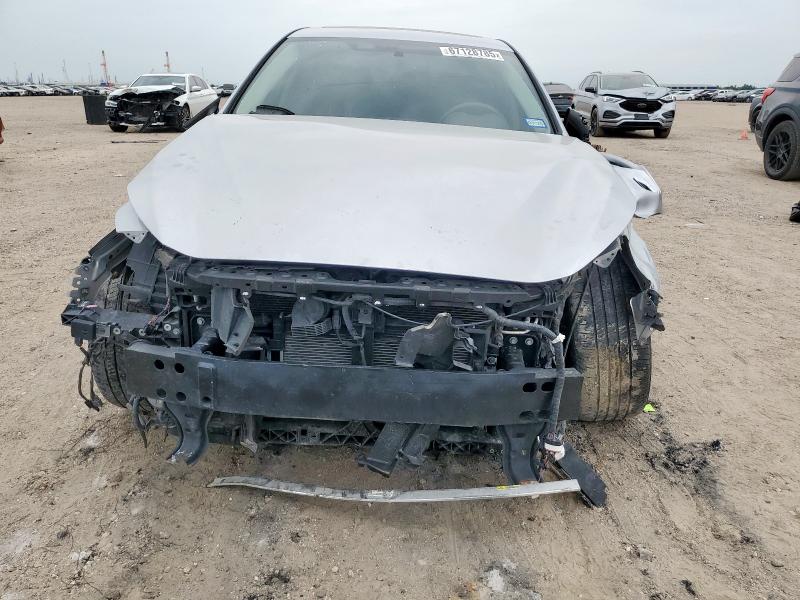 JN1EV7AP3JM365071 - 2018 INFINITI Q50 LUXE SILVER photo 5