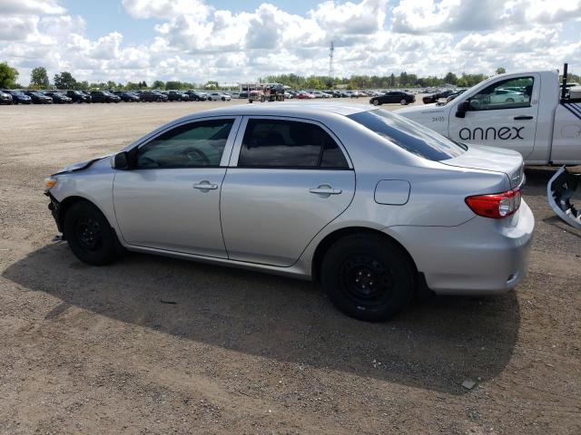 2T1BU4EE5DC033998 - 2013 TOYOTA COROLLA BASE ვერცხლისფერი ფოტო 2