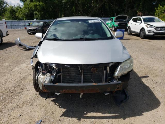 2T1BU4EE5DC033998 - 2013 TOYOTA COROLLA BASE ვერცხლისფერი ფოტო 5