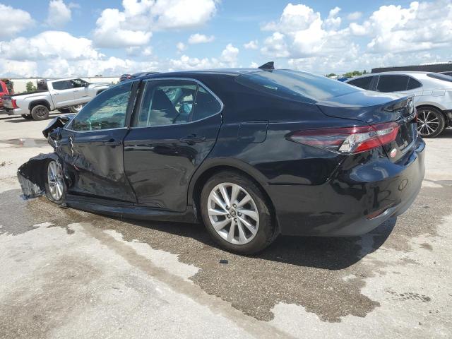 4T1C11AK3NU661825 - 2022 TOYOTA CAMRY LE BLACK photo 2