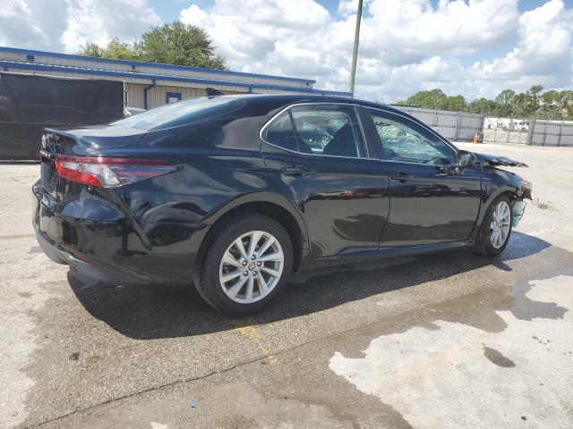 4T1C11AK3NU661825 - 2022 TOYOTA CAMRY LE BLACK photo 3
