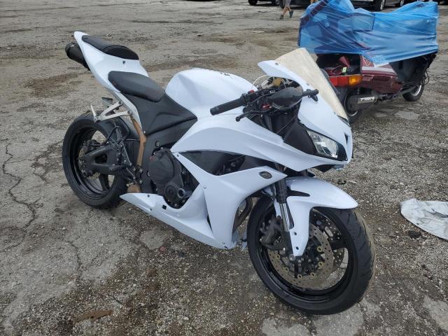 JH2PC40018M103338 - 2008 HONDA CBR600 RR WHITE photo 1