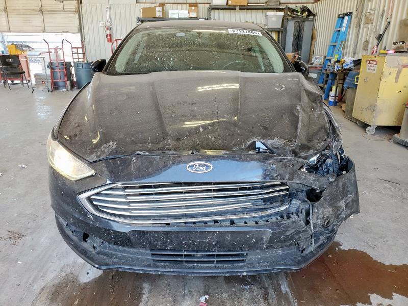 3FA6P0H74JR186401 - 2018 FORD FUSION SE BLACK photo 5