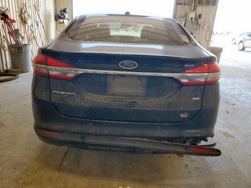 3FA6P0H74JR186401 - 2018 FORD FUSION SE BLACK photo 6