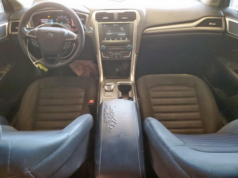 3FA6P0H74JR186401 - 2018 FORD FUSION SE BLACK photo 8