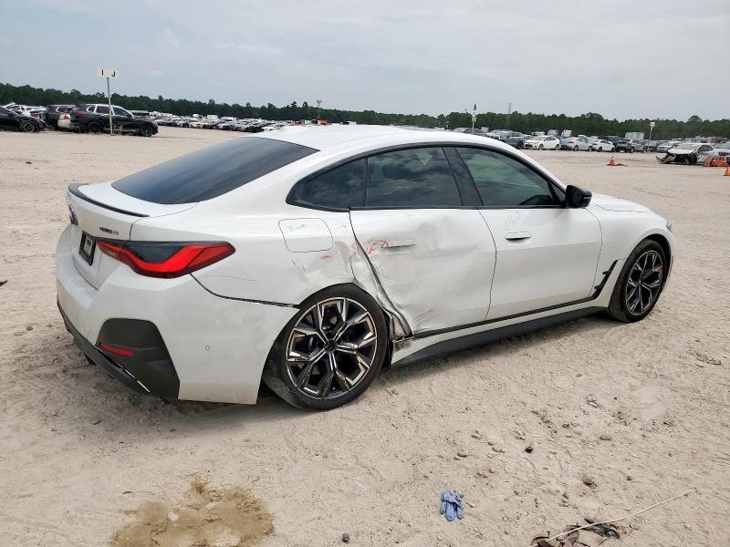 WBY43AW04RFS40425 - 2024 BMW I4 EDRIVE 35 WHITE photo 3