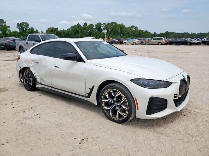 WBY43AW04RFS40425 - 2024 BMW I4 EDRIVE 35 WHITE photo 4