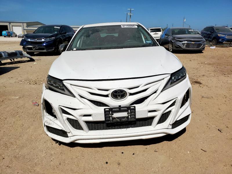 4T1G11AK3NU661504 - 2022 TOYOTA CAMRY SE WHITE photo 5