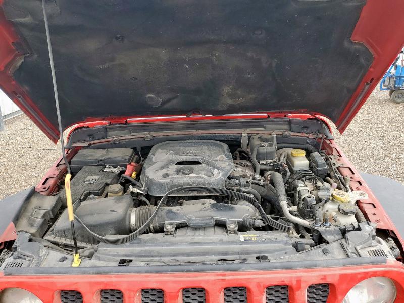 1C4HJXDN5JW198071 - 2018 JEEP WRANGLER U SPORT RED photo 11