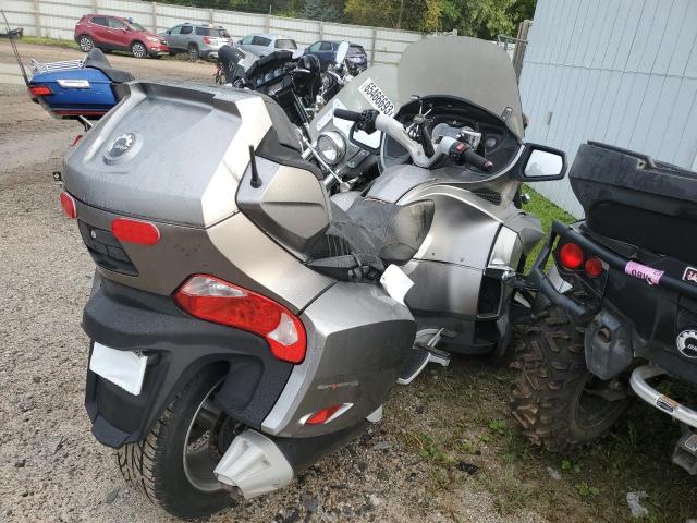 2BXJBWC1XBV000481 - 2011 CAN-AM SPYDER ROA RTS SILVER photo 4